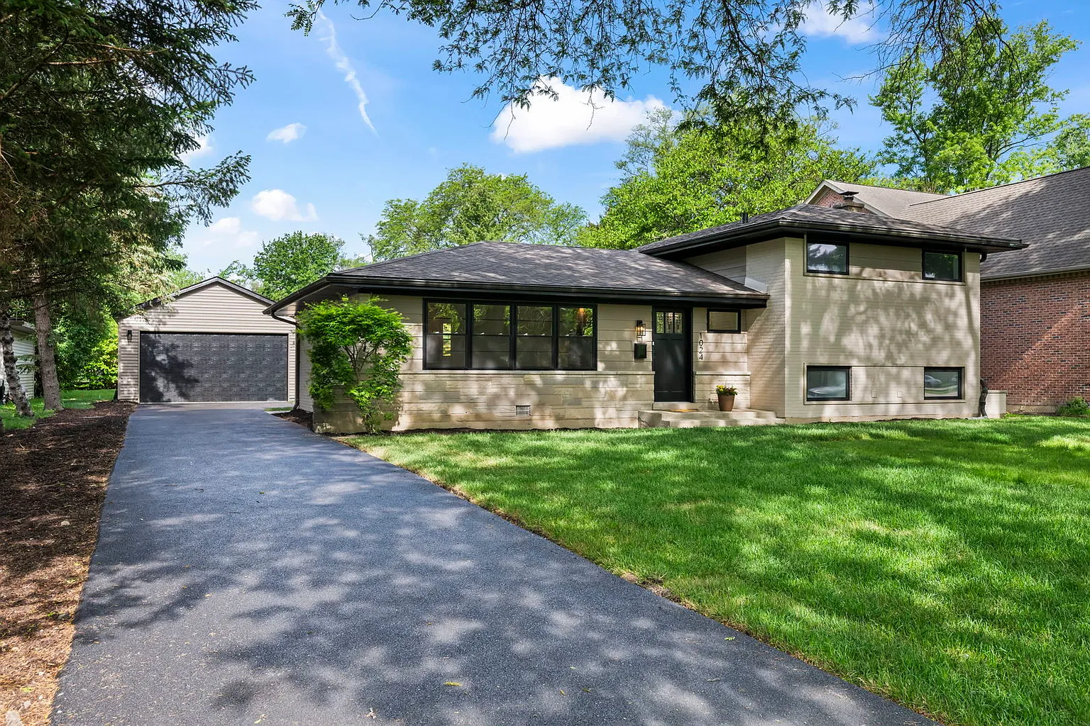 1024 Arbor Ln. &mdash; Front exterior