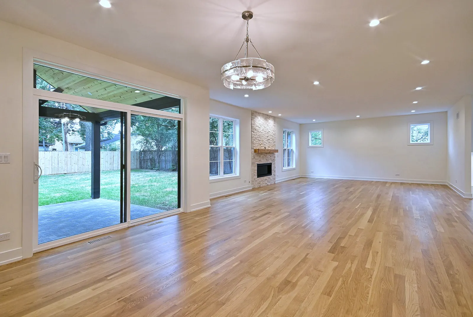 310 Nottingham Ave. — Great room