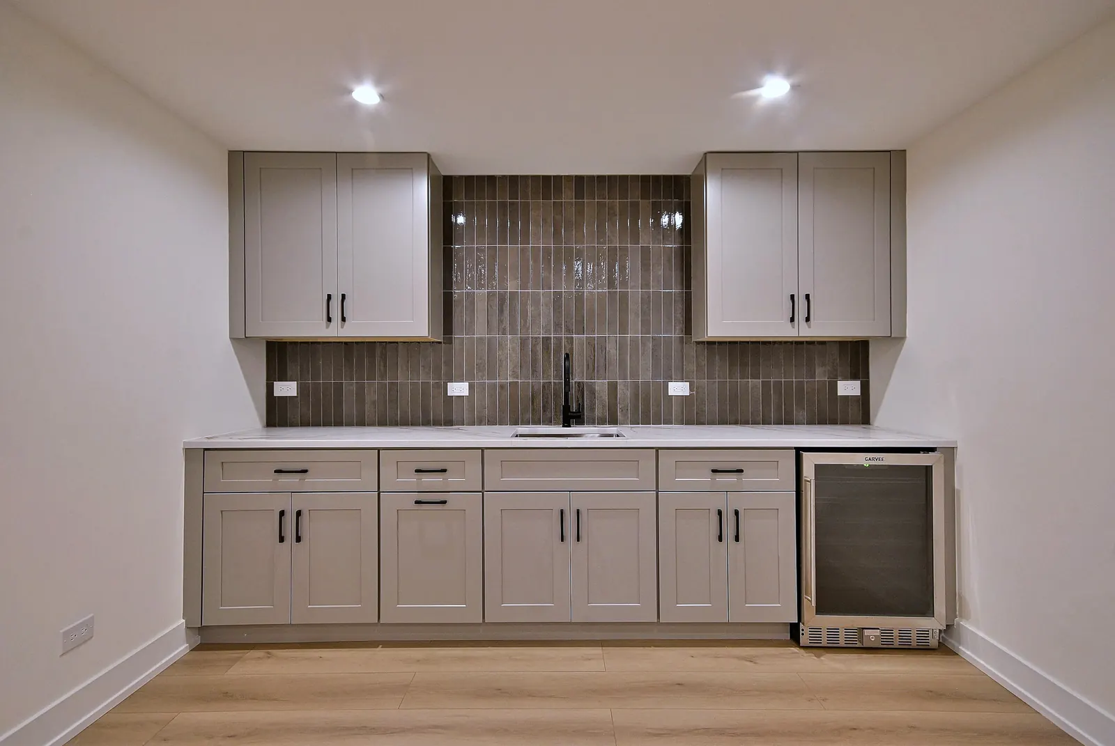 310 Nottingham Ave. — Lower level wet bar